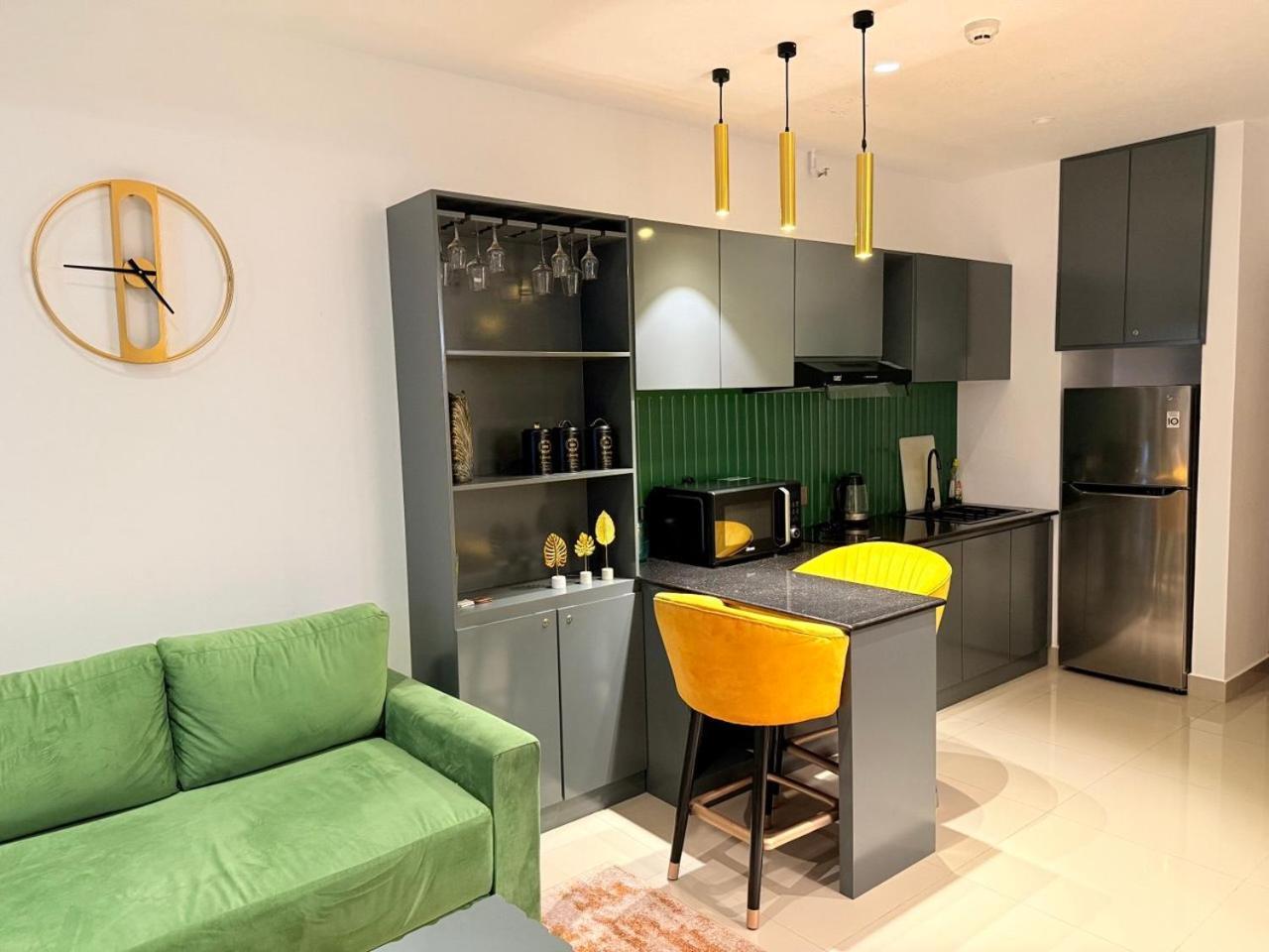 Ocean Breeze Negombo- Tidesend Luxury Beach Apartments Luaran gambar