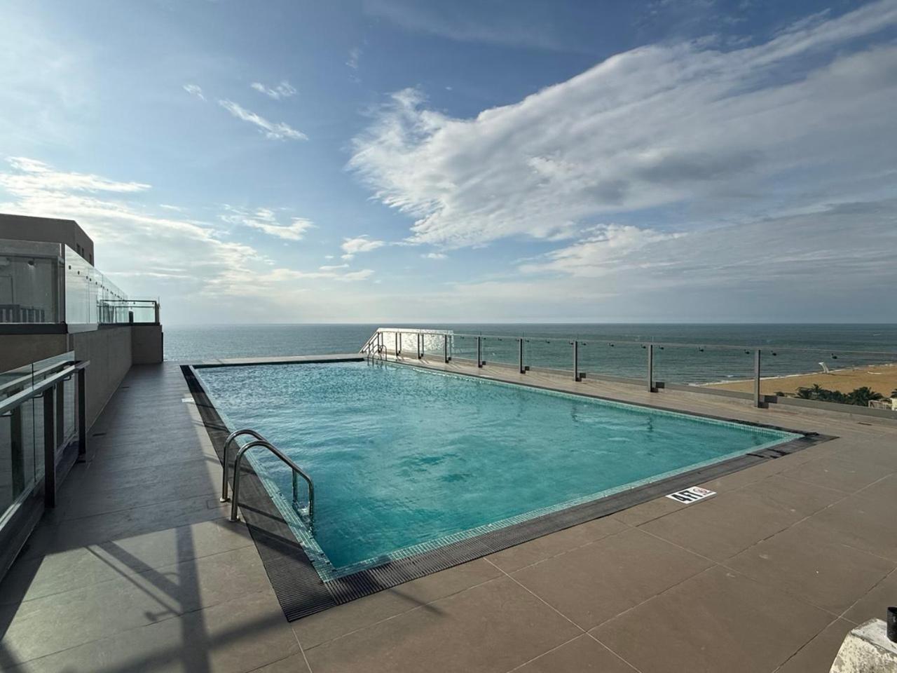 Ocean Breeze Negombo- Tidesend Luxury Beach Apartments Luaran gambar
