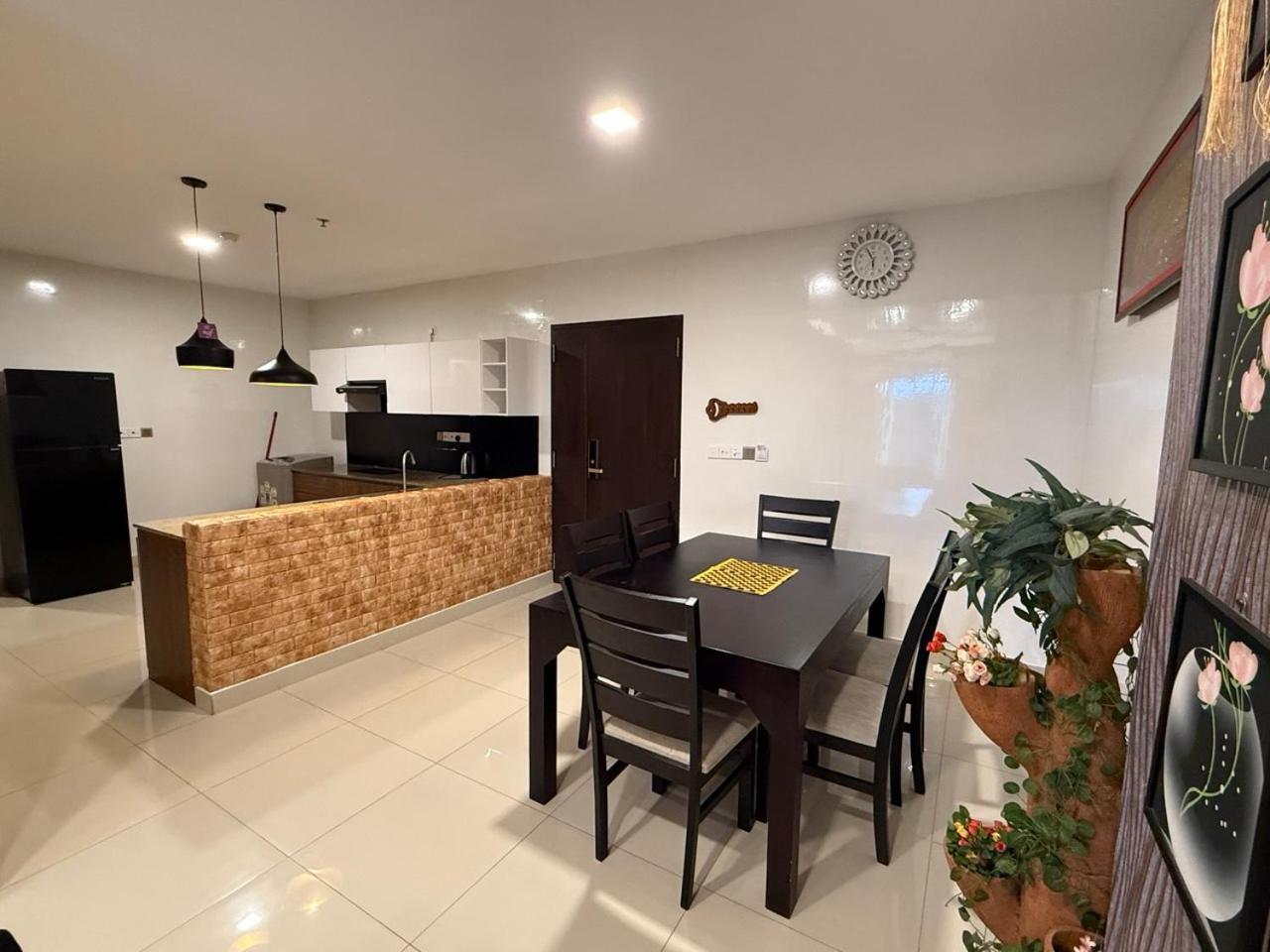 Ocean Breeze Negombo- Tidesend Luxury Beach Apartments Luaran gambar