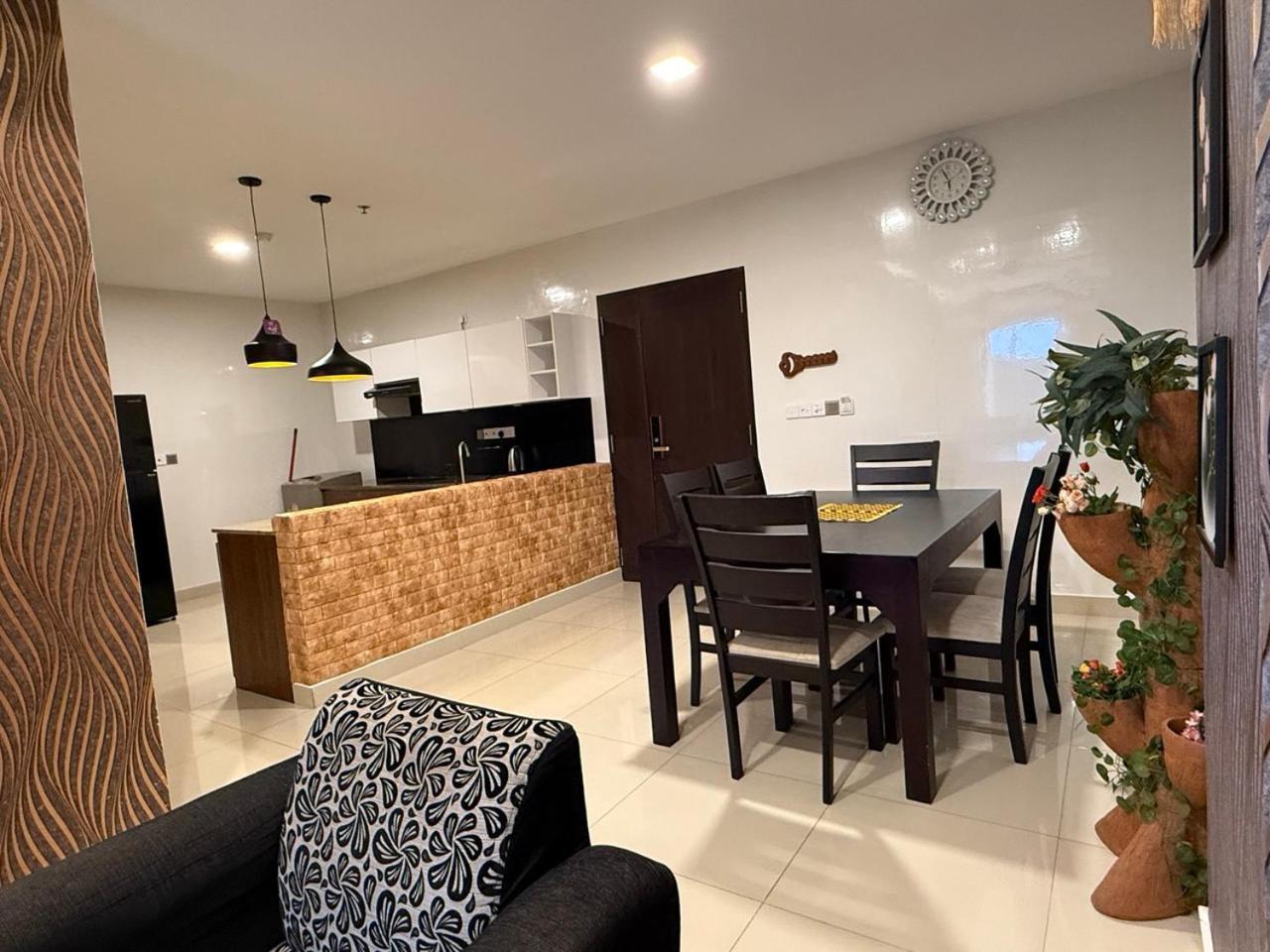Ocean Breeze Negombo- Tidesend Luxury Beach Apartments Luaran gambar