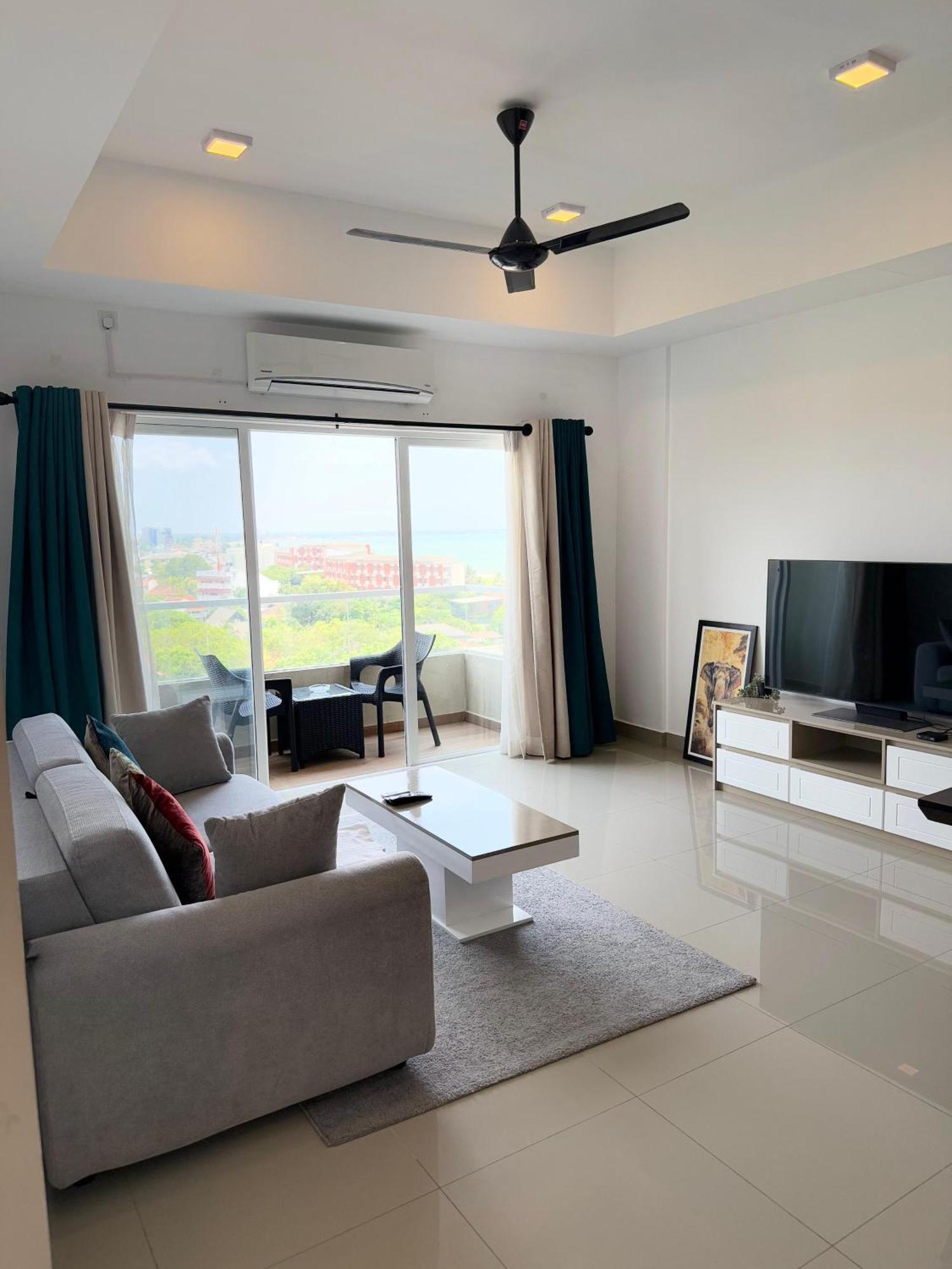 Ocean Breeze Negombo- Tidesend Luxury Beach Apartments Luaran gambar