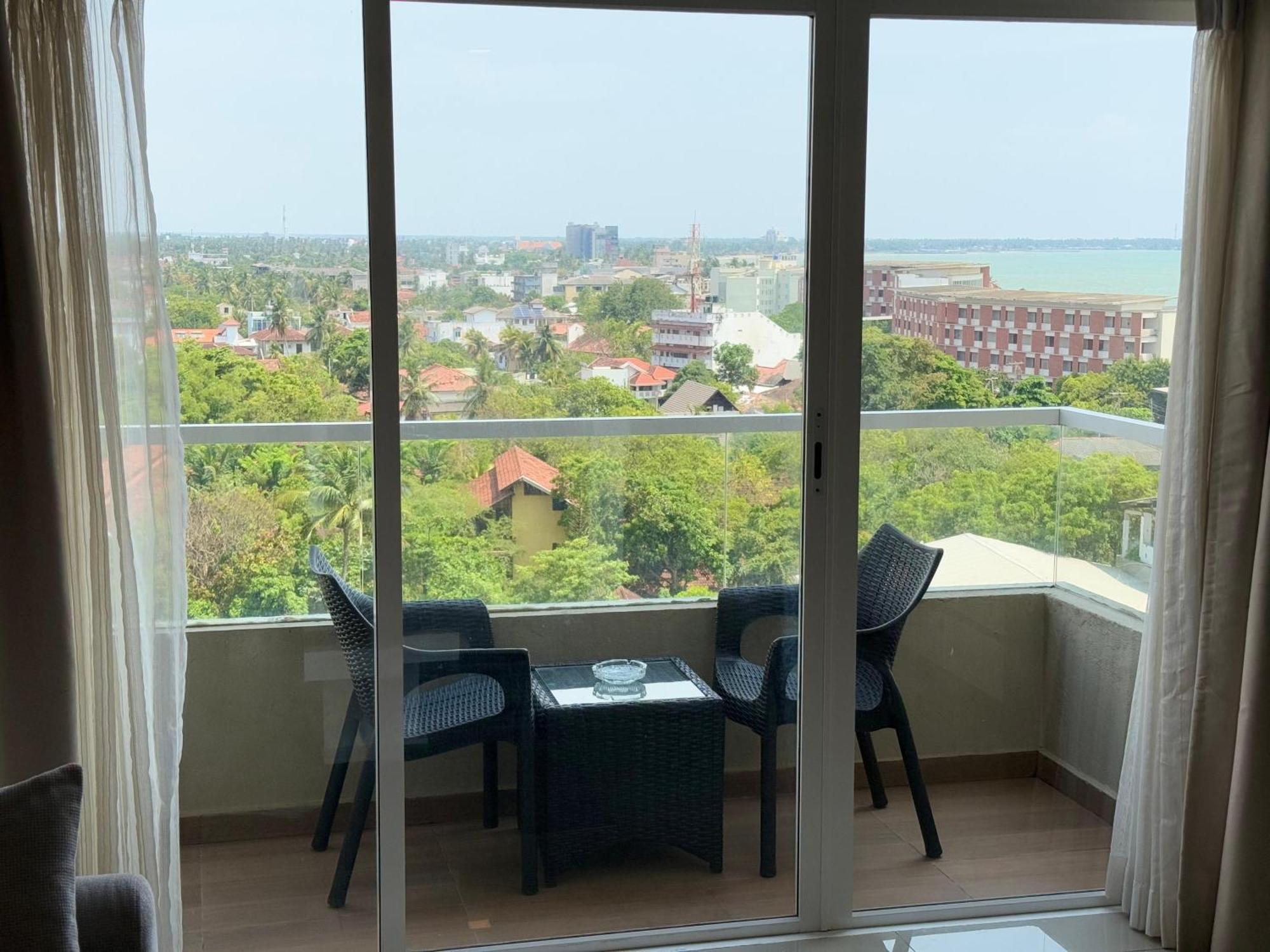 Ocean Breeze Negombo- Tidesend Luxury Beach Apartments Luaran gambar
