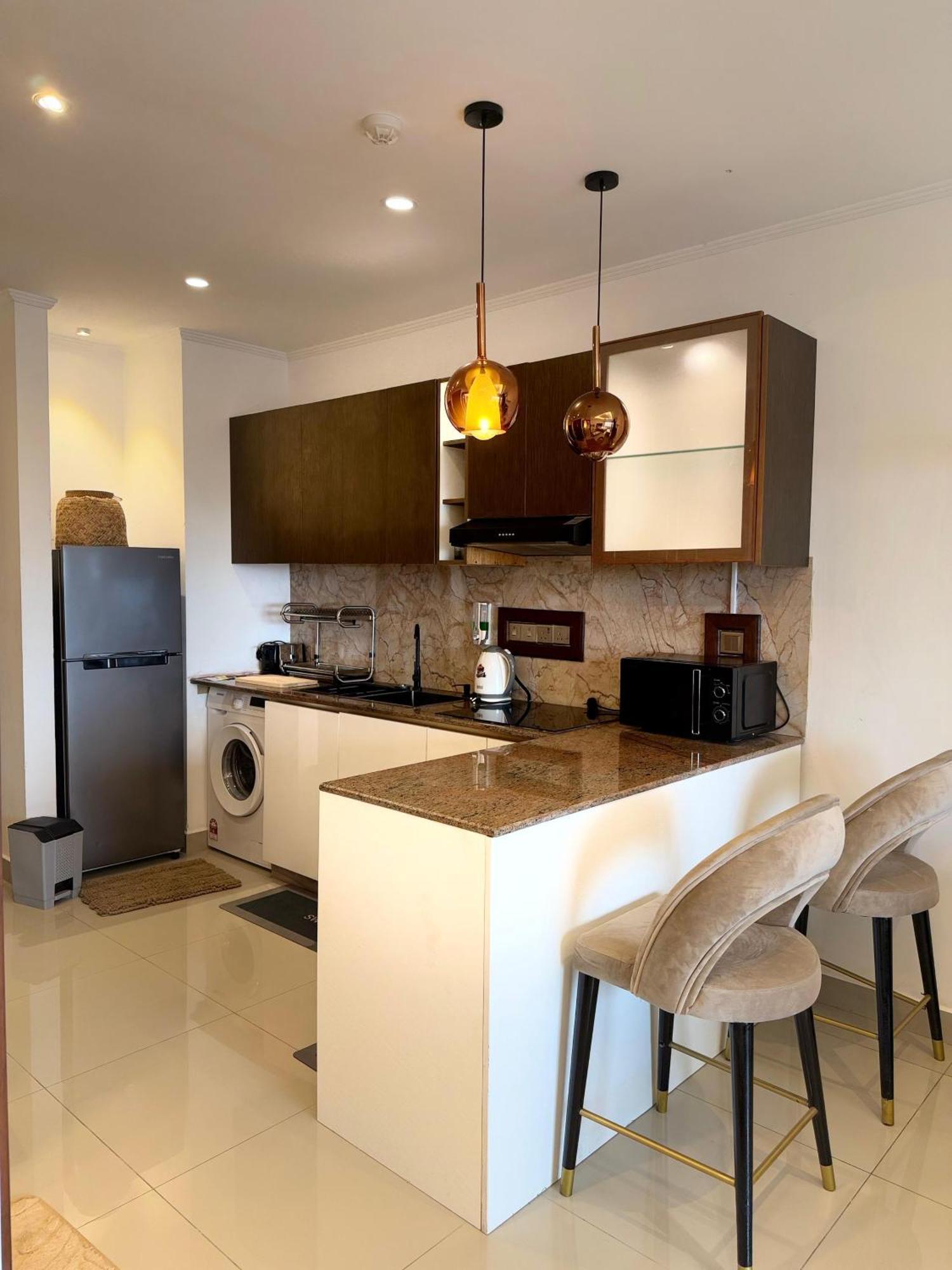 Ocean Breeze Negombo- Tidesend Luxury Beach Apartments Luaran gambar