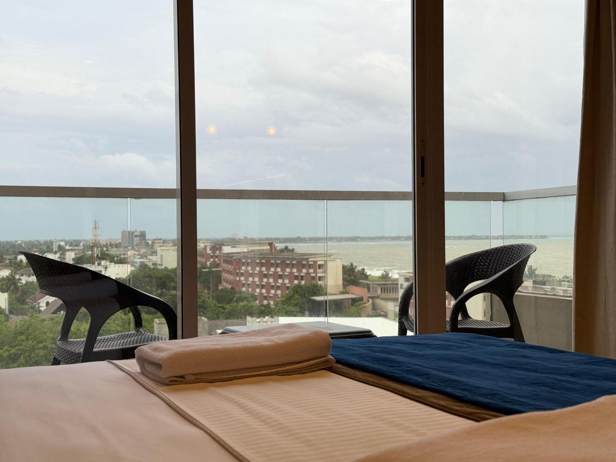 Ocean Breeze Negombo- Tidesend Luxury Beach Apartments Luaran gambar
