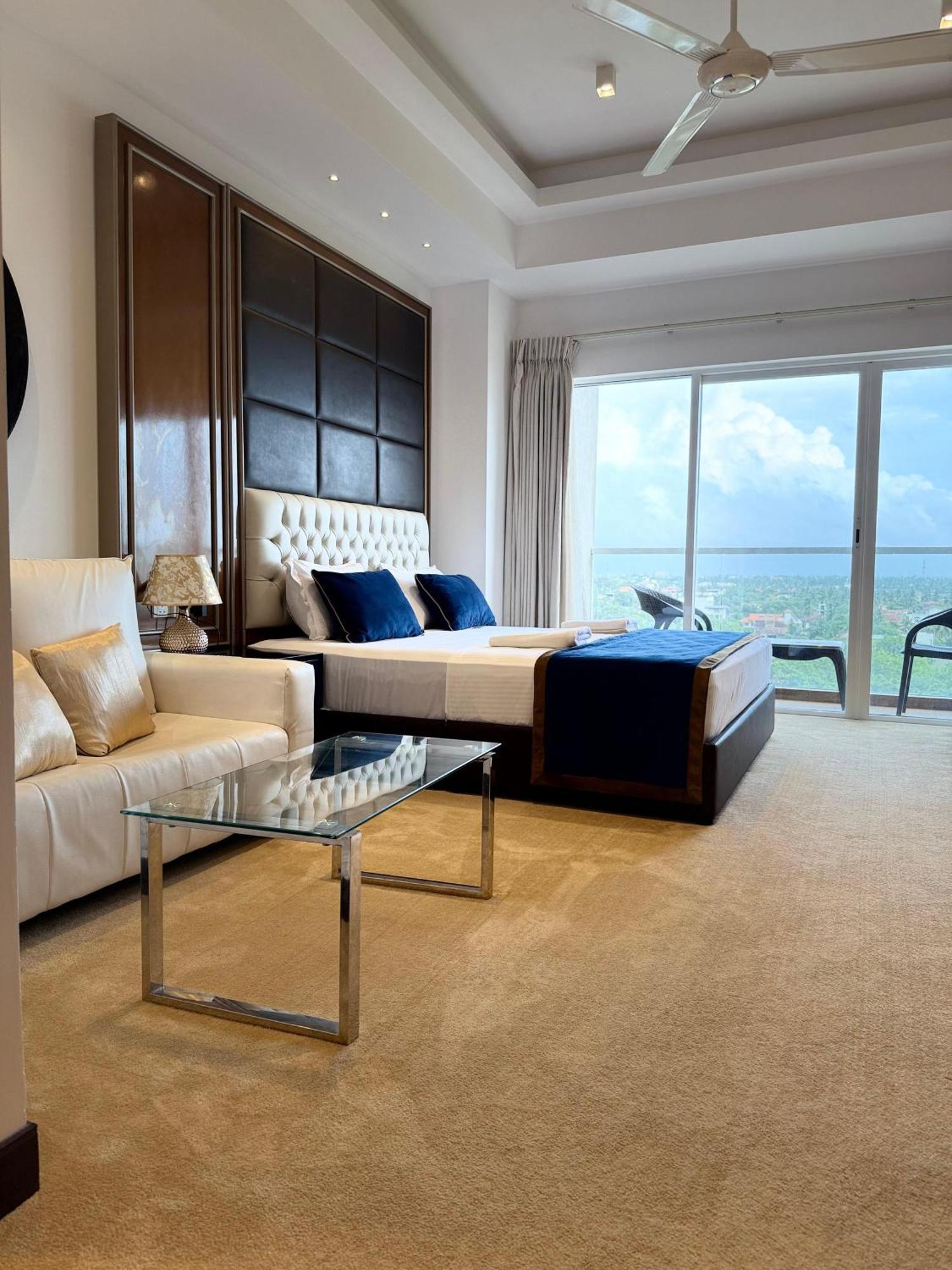 Ocean Breeze Negombo- Tidesend Luxury Beach Apartments Luaran gambar